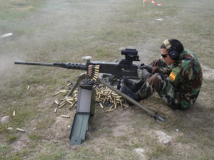 big-bore-weapons-shooting-station-shooting-the-hmg-fn-50-m2hb-qcb-with-rds-aimpoint-mps3-1.jpg